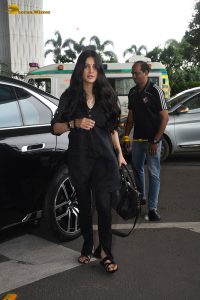 telugu and tamil actress Shruti Haasan spotted in a black dress in mumbai