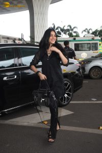 telugu and tamil actress Shruti Haasan spotted in a black dress in mumbai