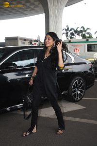 telugu and tamil actress Shruti Haasan spotted in a black dress in mumbai