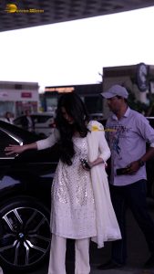 Shruti Haasan beautiful in a white salwar dress