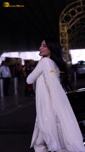 Shruti Haasan beautiful in a white salwar dress
