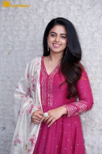 Actress Siddhi Idnani in a pink salwar dress