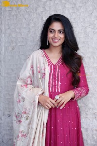 Actress Siddhi Idnani in a pink salwar dress
