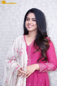 Actress Siddhi Idnani in a pink salwar dress