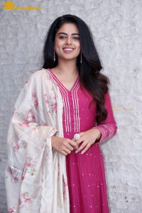 Actress Siddhi Idnani in a pink salwar dress