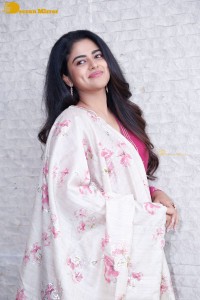 Actress Siddhi Idnani in a pink salwar dress