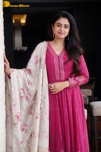 Actress Siddhi Idnani in a pink salwar dress