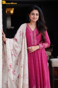 Actress Siddhi Idnani in a pink salwar dress