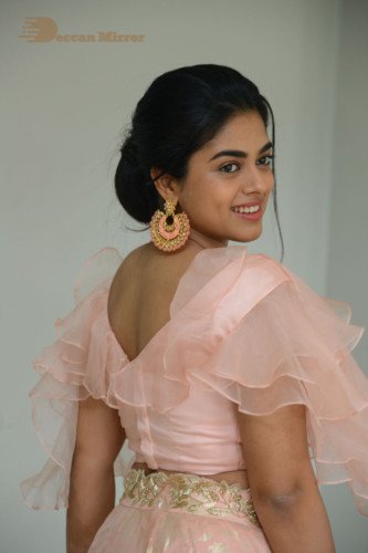 Siddhi Idnani photoshoot in a light pink dress