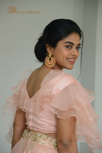 Siddhi Idnani photoshoot in a light pink dress