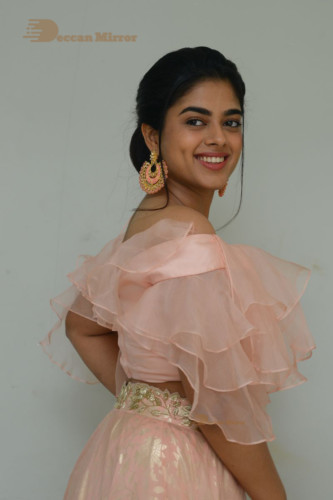 Siddhi Idnani photoshoot in a light pink dress