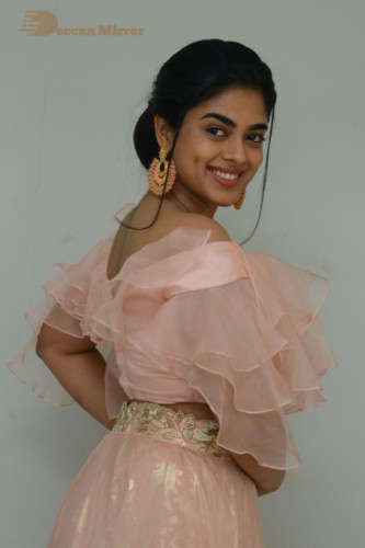 Siddhi Idnani photoshoot in a light pink dress