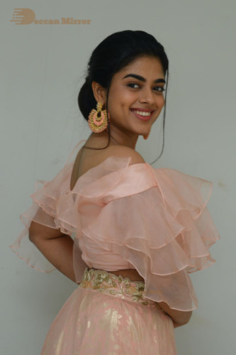 Siddhi Idnani photoshoot in a light pink dress