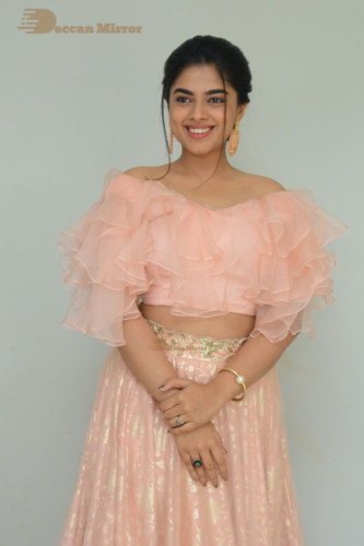 Siddhi Idnani photoshoot in a light pink dress