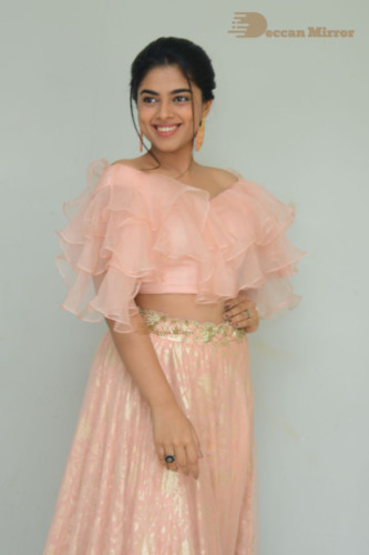 Siddhi Idnani photoshoot in a light pink dress