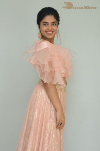 Siddhi Idnani photoshoot in a light pink dress
