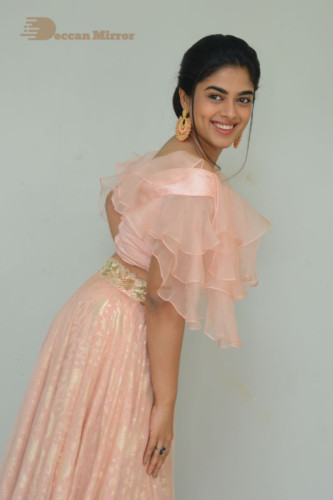 Siddhi Idnani photoshoot in a light pink dress