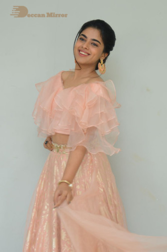 Siddhi Idnani photoshoot in a light pink dress
