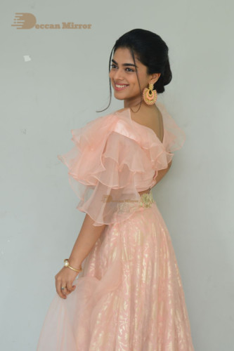 Siddhi Idnani photoshoot in a light pink dress