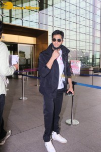 Bollywood Actor Sidharth Malhotra seen at the Mumbai Airport on April 21, 2022