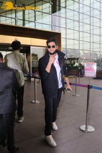 Bollywood Actor Sidharth Malhotra seen at the Mumbai Airport on April 21, 2022