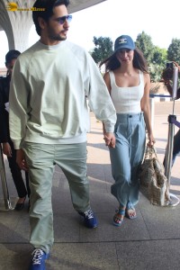 Sidharth Malhotra and Kiara Advani spotted at Mumbai Airport on October 30, 2023