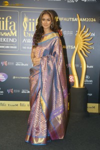 telugu and tamil actress simran beautiful in saree while attending an event