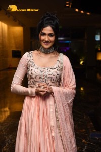 Actress Simran Choudhary photoshoot