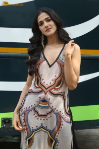 actress Simran Choudhary sexy looks in a photoshoot