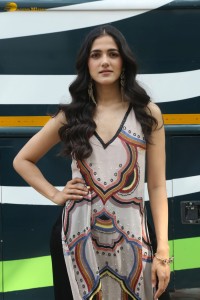 actress Simran Choudhary sexy looks in a photoshoot