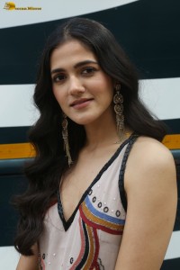 actress Simran Choudhary sexy looks in a photoshoot