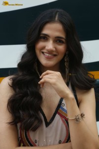 actress Simran Choudhary sexy looks in a photoshoot