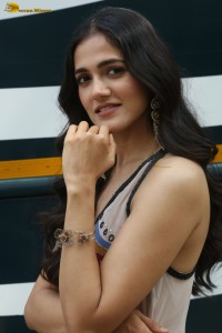 actress Simran Choudhary sexy looks in a photoshoot