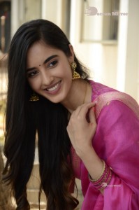 actress simrat kaur beautiful in a pink saree