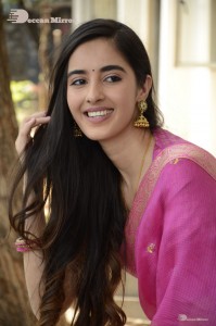 actress simrat kaur beautiful in a pink saree