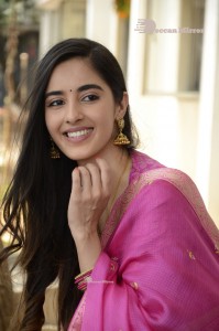 actress simrat kaur beautiful in a pink saree