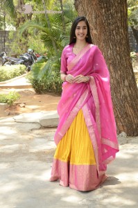 actress simrat kaur beautiful in a pink saree