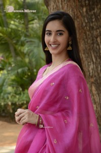 actress simrat kaur beautiful in a pink saree