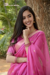 actress simrat kaur beautiful in a pink saree