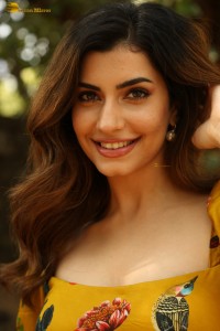Indian actress Simrithi Bathija sexy photoshoot in a yellow mini dress