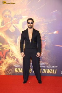 Singham Again Trailer Launch attended by Ajay Devgn, Kareena Kapoor, Ranveer Singh, Arjun Kapoor, and Tiger Shroff