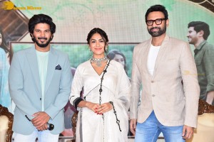 Sita Ramam movie team Dulquer Salmaan, Sumanth Akkineni and Mrunal Thakur hold a press meet in Chennai