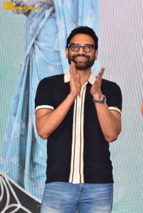 Sita Ramam movie team Dulquer Salmaan, Mrunal Thakur and Sumanth Akkineni visit Ethiraj College in Chennai to promote their film