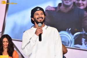 Sita Ramam movie team Dulquer Salmaan, Mrunal Thakur and Sumanth Akkineni visit Ethiraj College in Chennai to promote their film