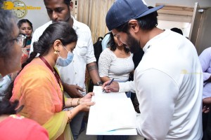 Sita Ramam movie team Dulquer Salmaan, Mrunal Thakur and Sumanth Akkineni visit Ethiraj College in Chennai to promote their film