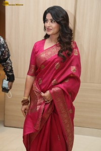 actress sneha beautiful in a dark pink saree