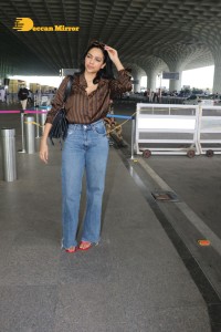 Sobhita Dhulipala seen at the Mumbai Airport
