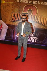 Son of Sardaar 2 Screening attended by Mrunal Thakur, Mouni Roy, Roshni Walia, and others