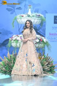 bollywood actress Sonakshi Sinha ramp walk in lehenga choli