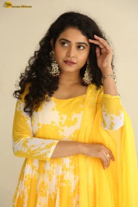 Indian actress Sonakshi Verma photoshoot in a yellow salwar